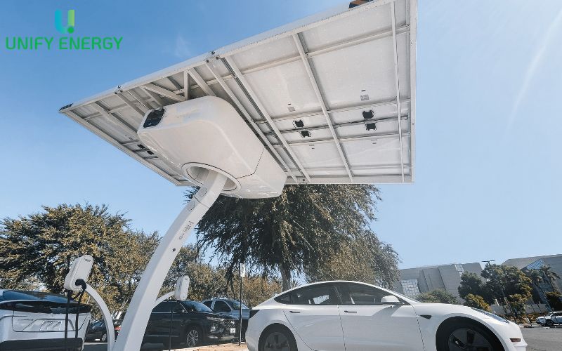  Sạc ô tô điện từ điện mặt trời