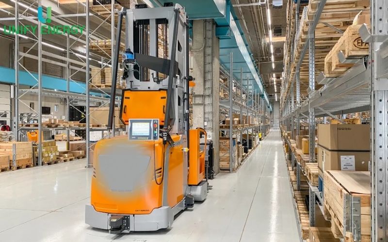 Xe nâng tự hành lối đi hẹp